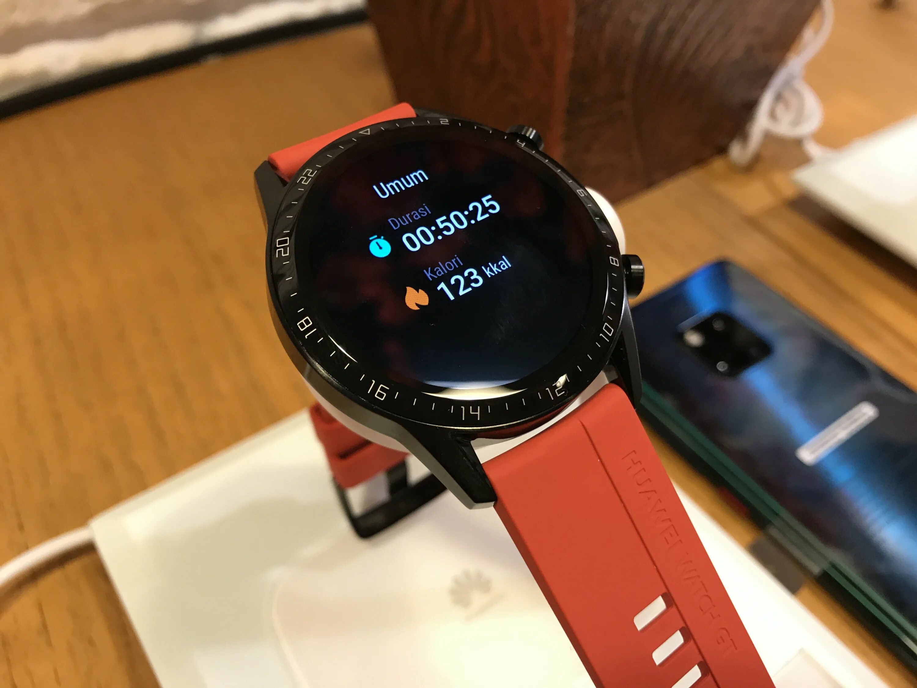 Часы huawei gt runner. Huawei watch gt3 46mm. Huawei watch gt 2 Wear os. АПЛ циферблат вотч 7 для часов. Huawei watch gt Runner циферблаты.