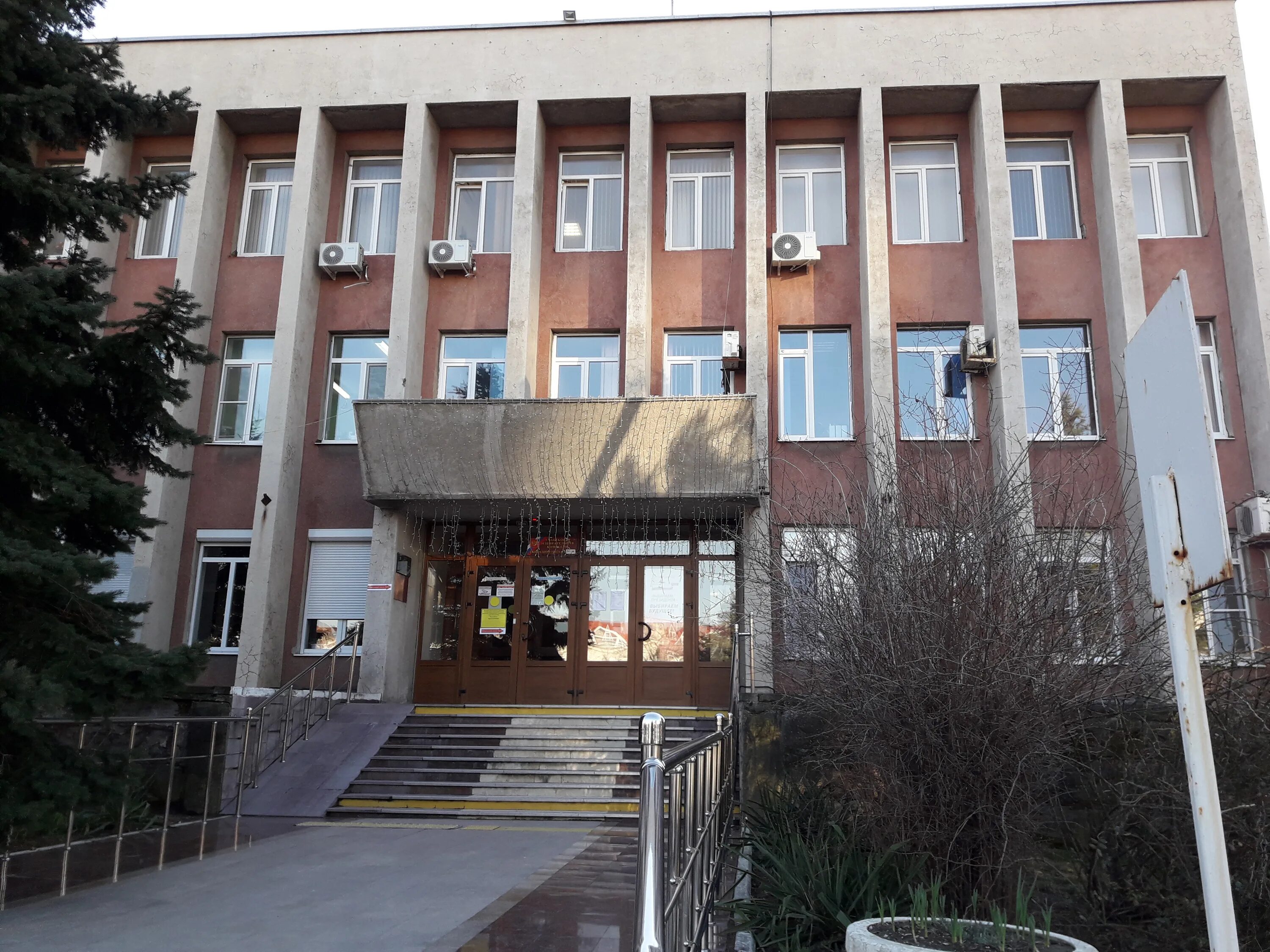 станция скорой помощи новороссийск лейтенанта шмидта. здравоохранение города новороссийска. новороссийск поликлиника больница моряков. новороссийск фотобаш. новороссийск достромечательности.