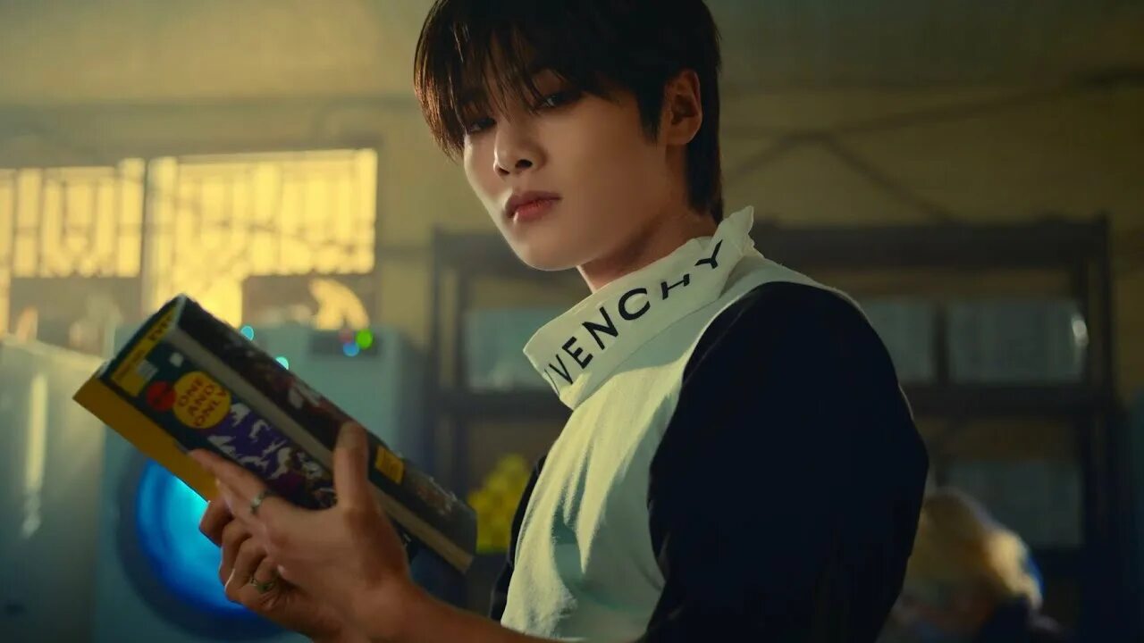 Песня topline stray. Topline stray kids. topline stray kids tiger jk. stray kids концерт. stray kids &quot;topline фото.