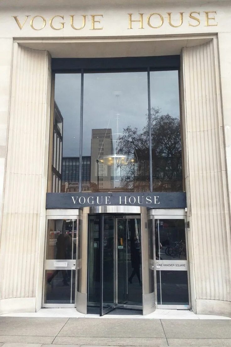 Название для вог дом. Vogue houses. Вог хаус. Vogue, москва, улица большая дмитровка. Здание вог в москве.