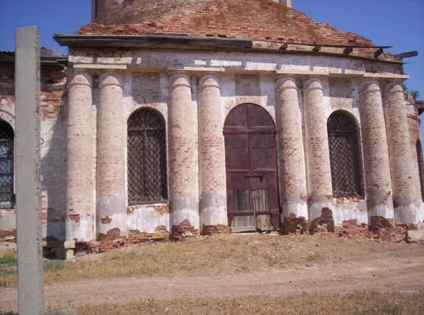 Село солодники. Введенский храм в селе солодники. Храм солодники астраханская область. Солодники храм. Введенский храм в селе солодники.