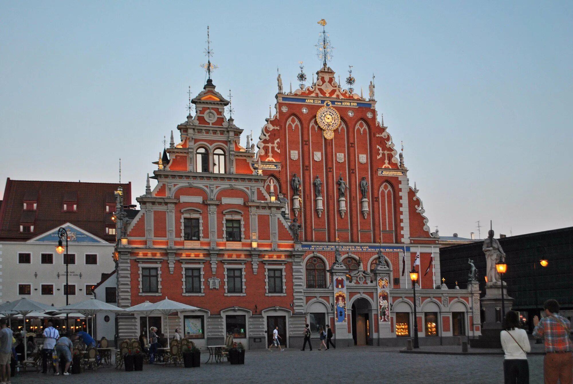 Рига латвия достопримечательности. Главная достопримечательность латвии. Латвия центр города. Исторический центр риги. Рига столица латвии.