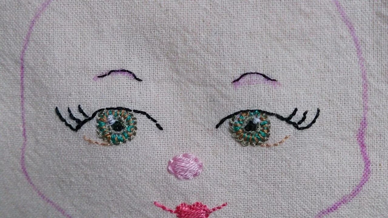 вышитое лицо. вышивка гладью портрет. вышить лицо кукле. вышитое лицо куклы. текстильная кукла с вышитым лицом.