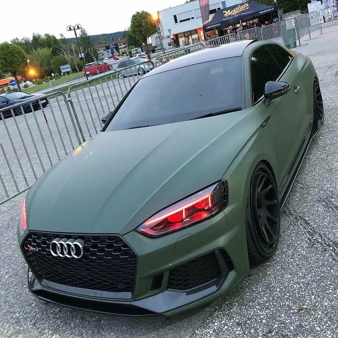 Audi rs5 матовая. Ауди а5 зеленая матовая. Ауди rs5 серая. Ауди rs5 матовая серая. А5 матовая