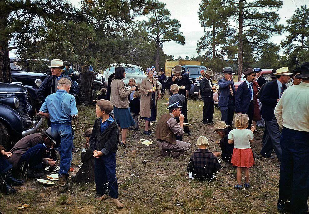 Нью йорк 1940-е. Сша 40 годов. Америка в 50-е годы. Америка 1940-х. Деревня америка 1950.