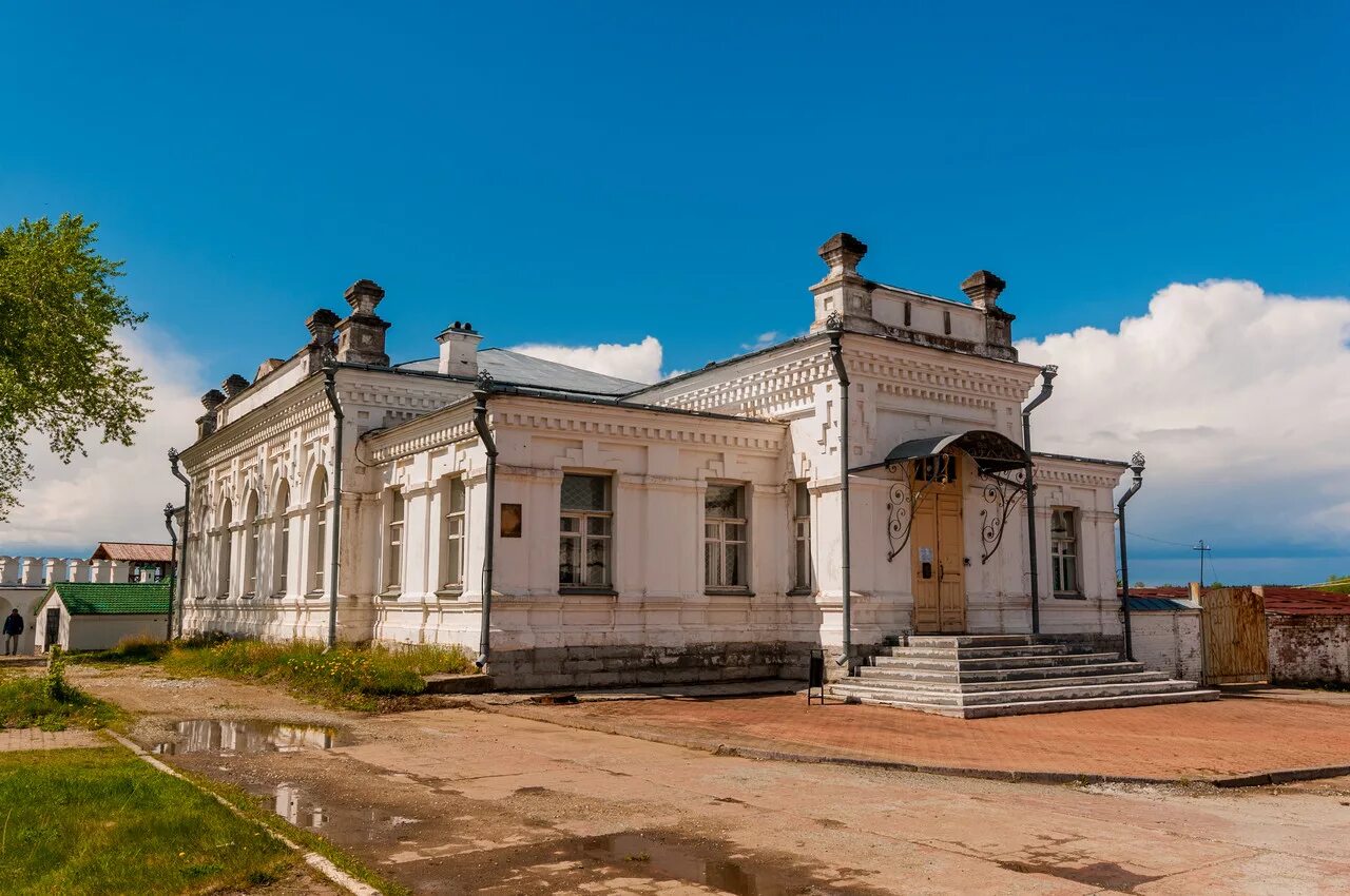 Уездное казначейство верхотурье. Фото старого уржума. Кизлярское уездное казначейство. Здание уездного казначейства кола. Уездное казначейство.