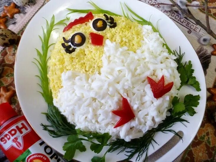 Салаты на пасху рецепты с фото. Украшение салатов на пасху. красивое украшение салата на пасху. красиво украсить салат к пасхе. салаты на праздничный стол к пасхе.