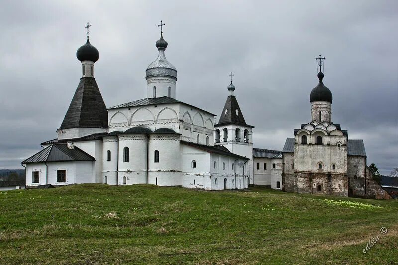 Церковь рождества богородицы ферапонтова монастыря. Храм рождества богородицы ферапонтова. Храм рождества богородицы ферапонтова. Храм рождества богородицы ферапонтова. Шатровая церковь ферапонтова монастыря с шатровой двойней.