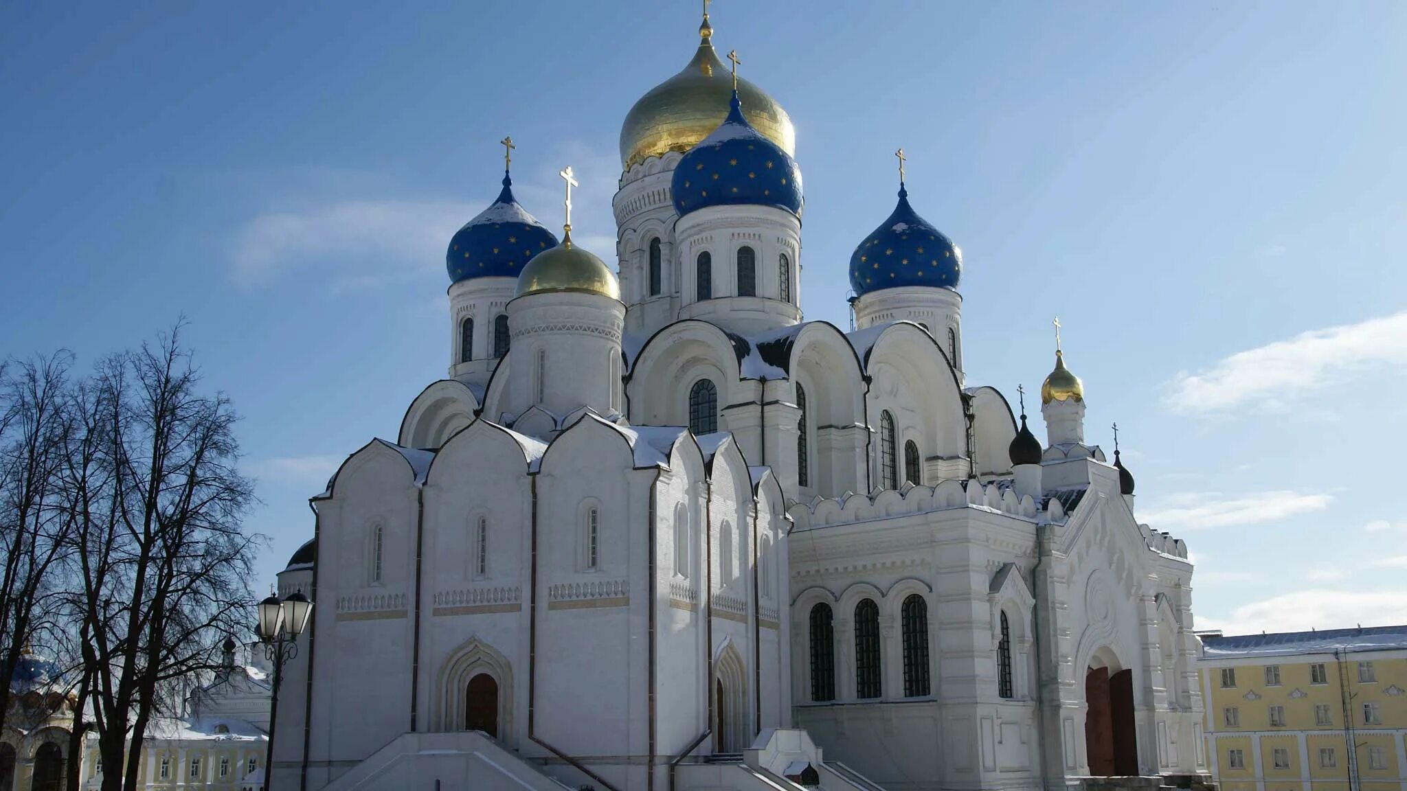 Никольский собор николо-угрешского монастыря. Спасо-преображенский собор николо-угрешского монастыря. Николо-угрешский монастырь в дзержинском. Никольский собор николо-угрешского монастыря. Никольский собор угрешского монастыря.