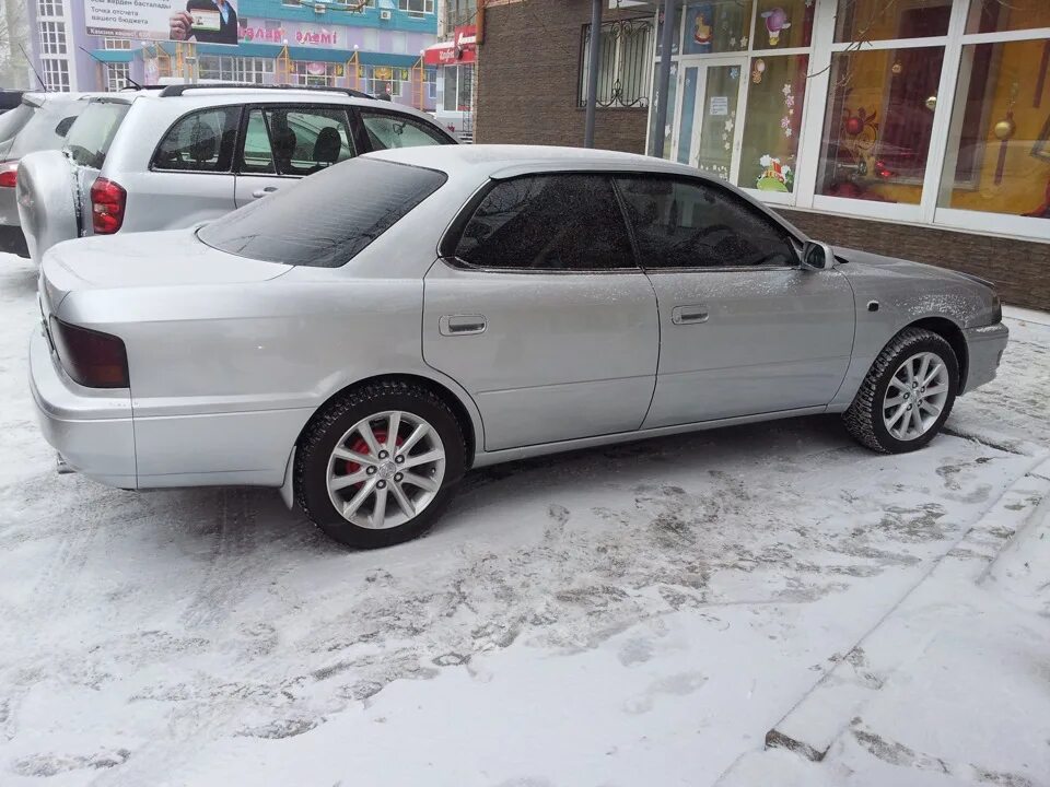 Купить тойота виста 40. Toyota Vista sv40. Toyota Vista sv40 серебро. Vista SV 40 r15. Vista sv40 турбо.