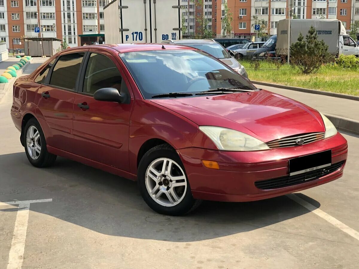 Форд фокус 1 седан американец. Форд фокус 1 седан 2001. Ford Focus 1 красный. Ford Focus 1 2001 Рестайлинг. Купить форд фокус 2000