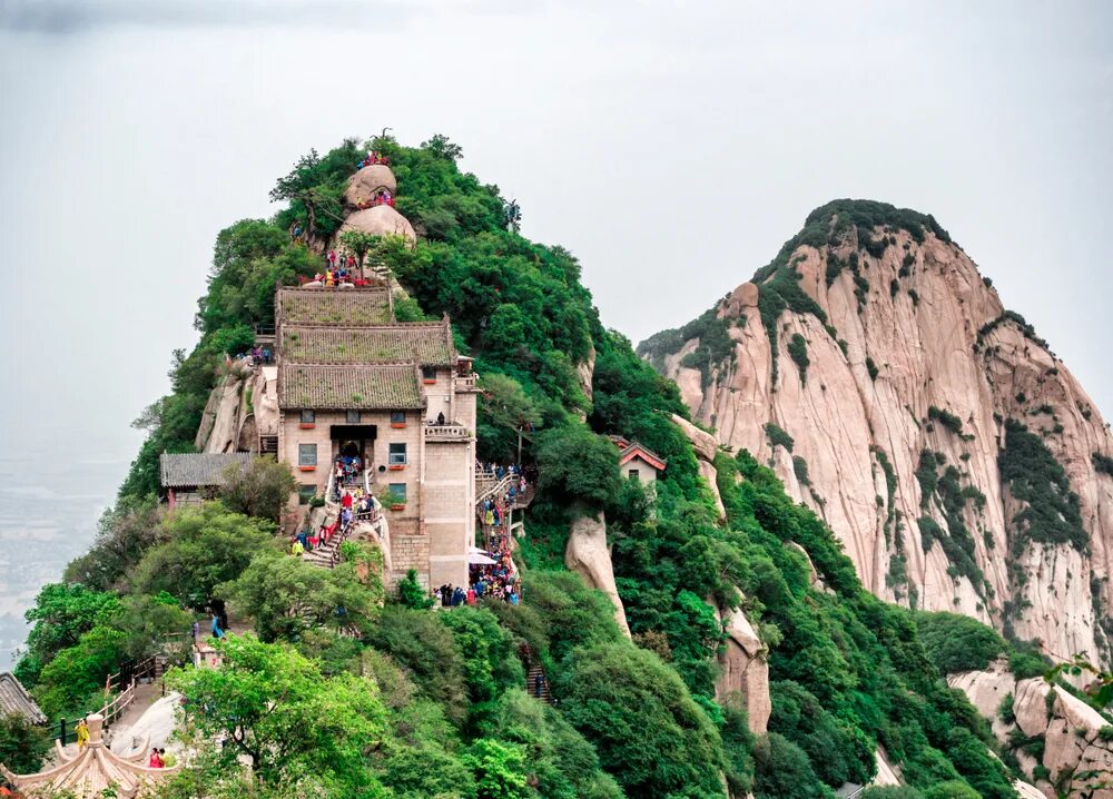 170 106. Сиань гора Хуашань Китай. Сиань скала. Сиань вид на горы. Возрождение Хуашань розовый цветок скрин.