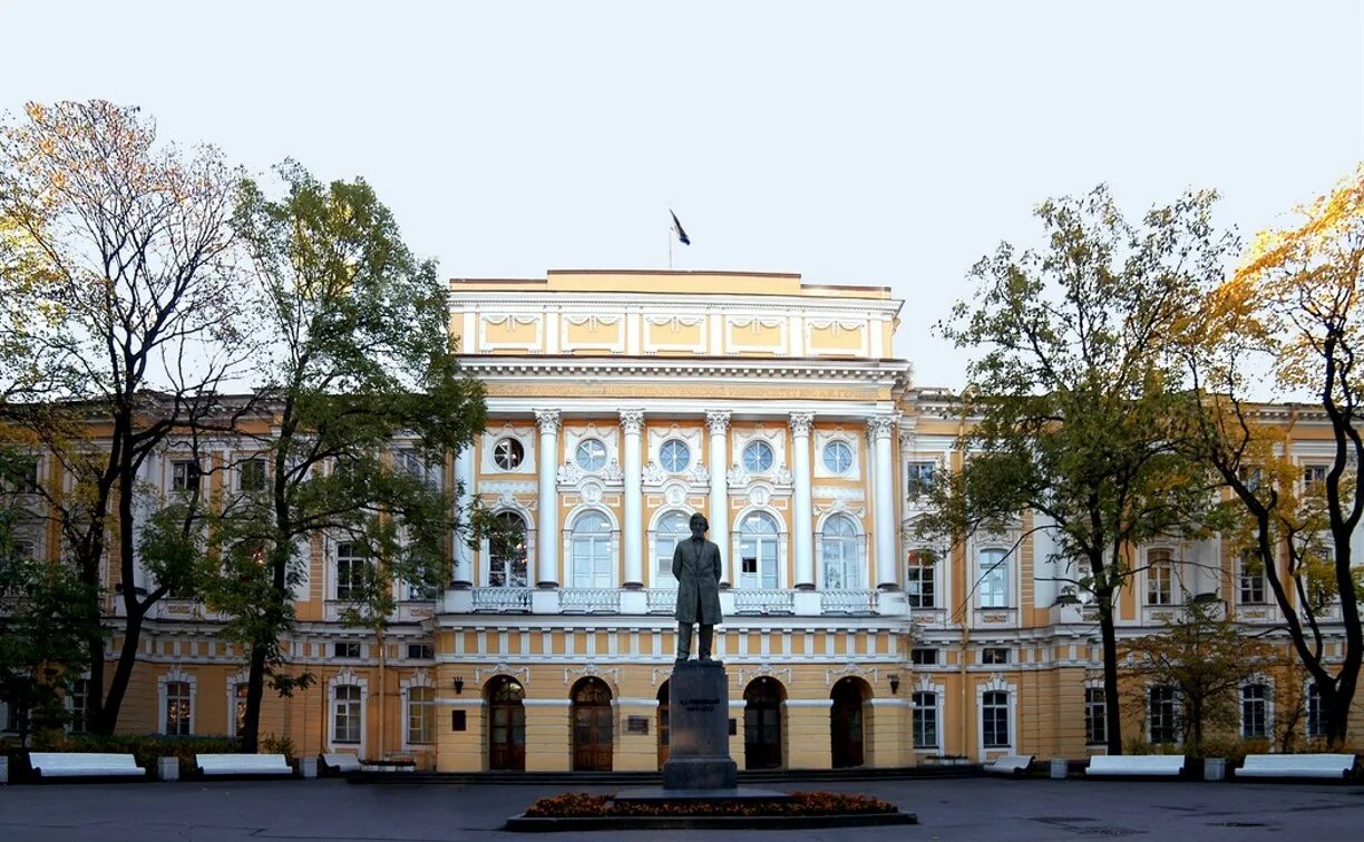 РГПУ им Герцена Санкт-Петербург. Педагогический институт имени Герцена. Педагогический университет Питер Герцена. Дворец Разумовского в Санкт-Петербурге.