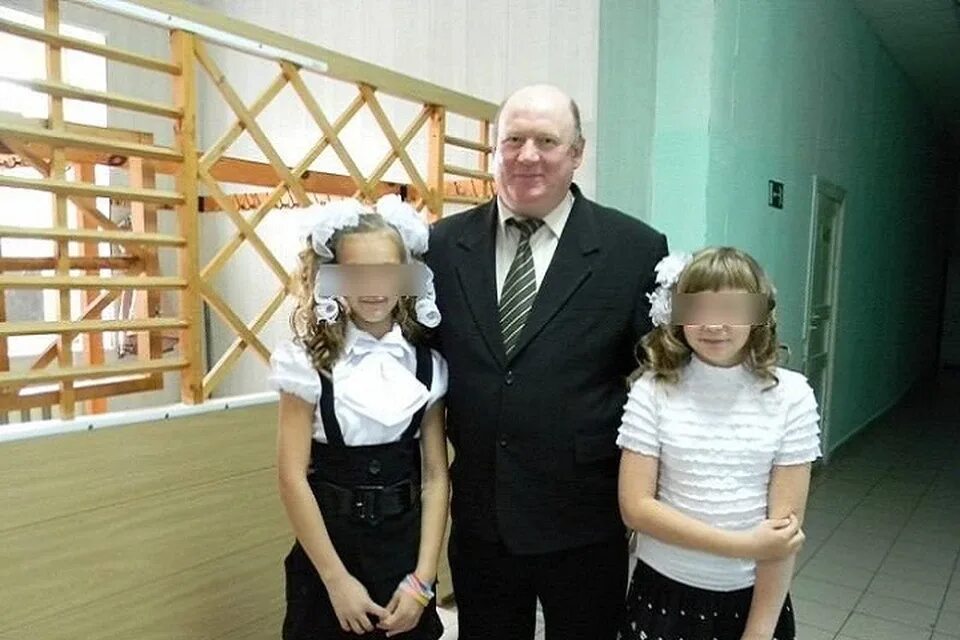 Учитель задержала ученика. Левченко алексей иванович омутинское учитель. алексей левченко омутинское учитель географии. левченко алексей иванович учитель омутинском. левченко алексей иванович учитель.