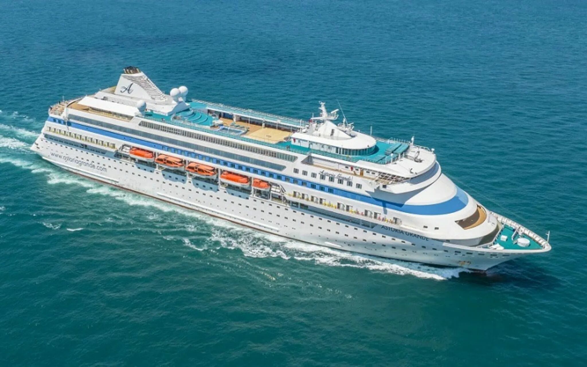 Лайнер астория сочи. Круиз сочи турция лайнер астория 2023. Круизы из сочи 2023. Круизы из сочи 2023. Астория гранде теплоход.
