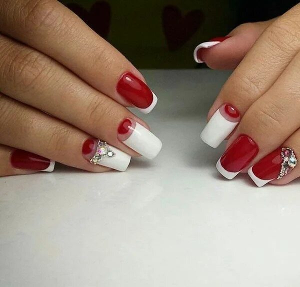 Красный маникюр 2019: Фото, тренды, идеи дизайна ногтей French tip nail designs,