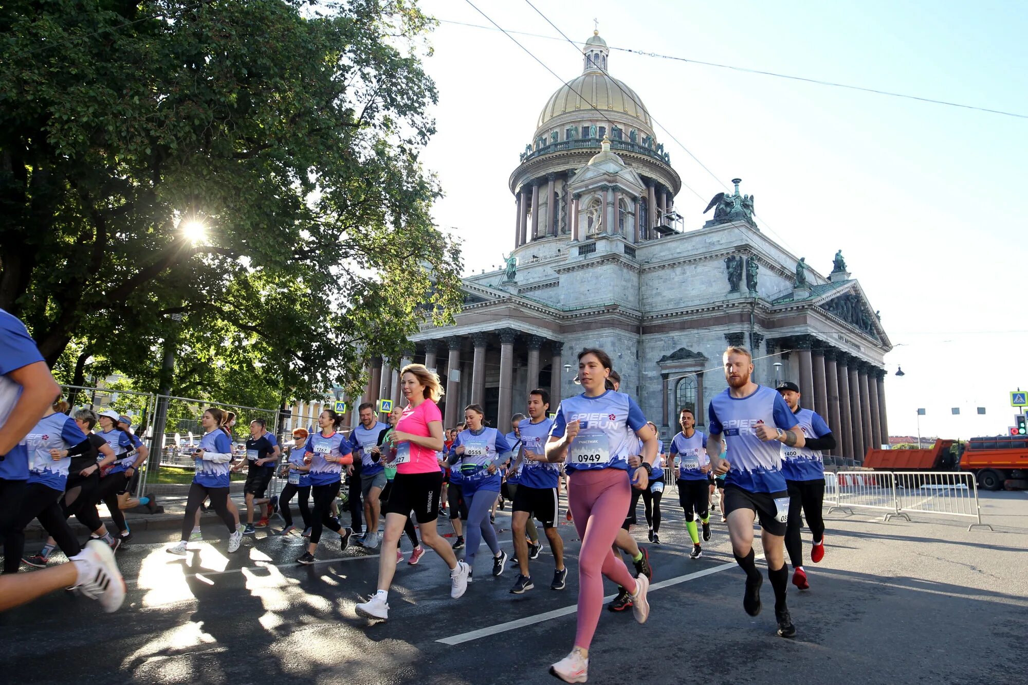 Забеги июнь 2024. Забег СПБ 2022. Забег ПМЭФ 2022. СПБ ПМЭФ 2022. Забег в Питере 2022 июнь.