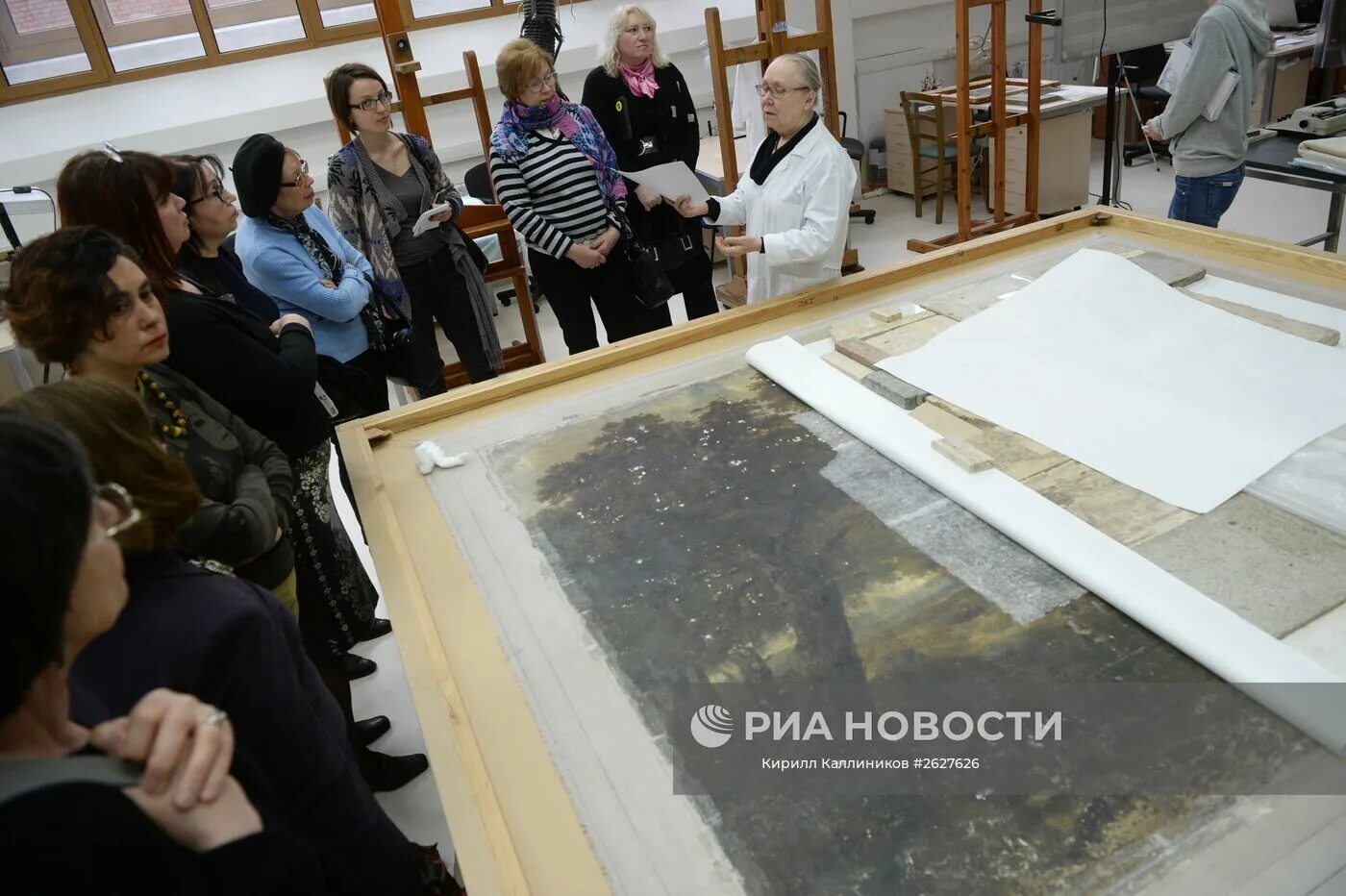 Реставрационный центр имени грабаря. Реставрационные мастерские грабаря в москве. сотрудники грабаря центр. вхнрц грабаря новая реставрация картин.