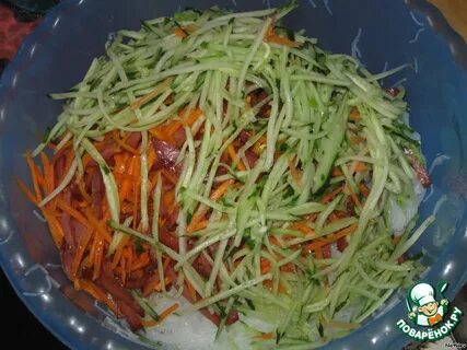 Фунчоза с колбасой и овощами