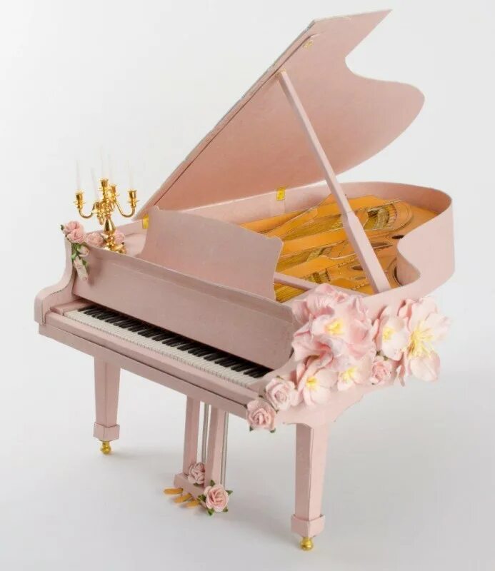 как сделать пианино. поделка пианино. букет из конфет пианино. как сделать пианино. пианино из картона.