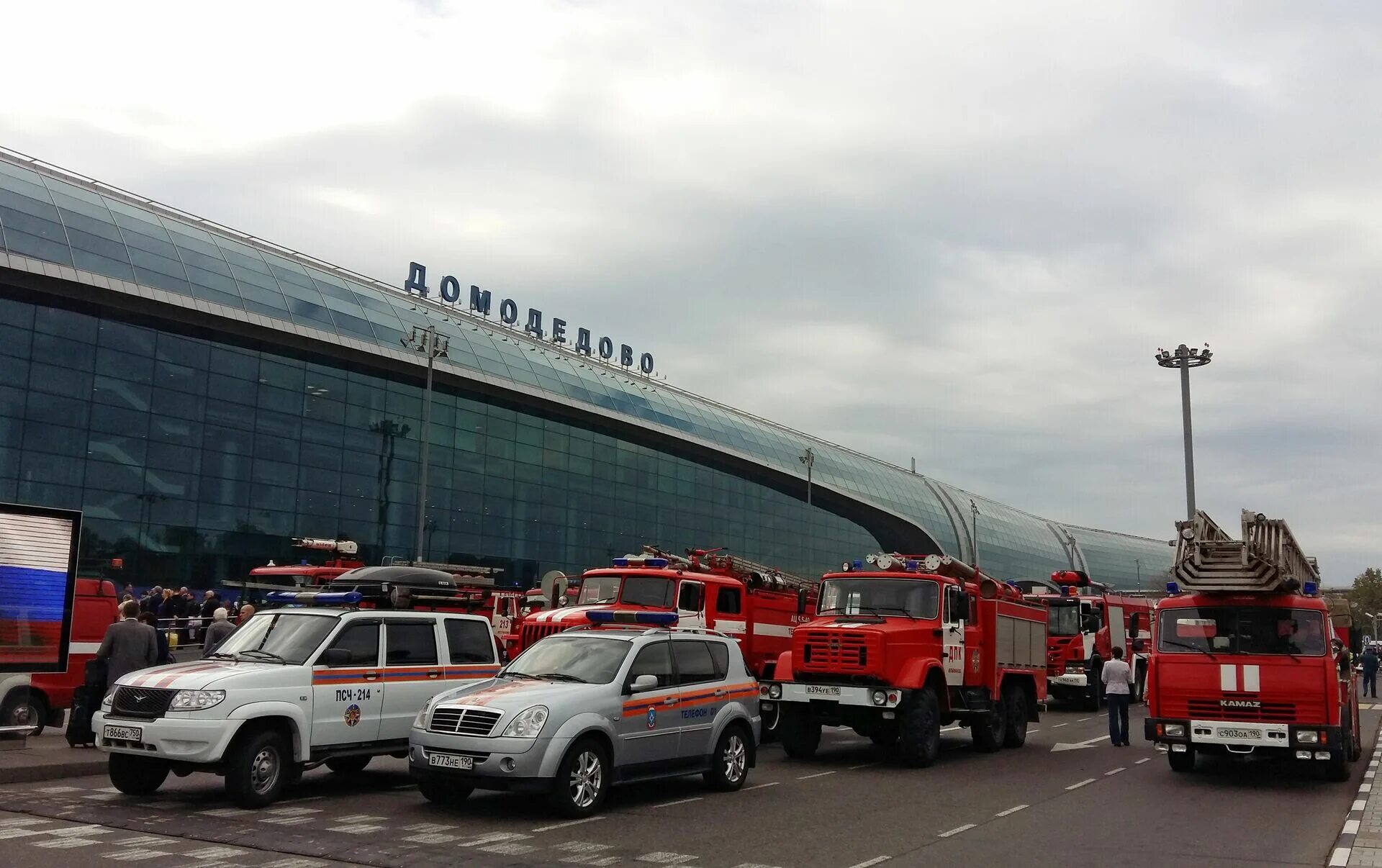 Аэропорт домодедово азиаты. Теракт в аэропорту Домодедово. Теракт в аэропорту Домодедово в 2011-м. Аэропорт Домодедово 2006.