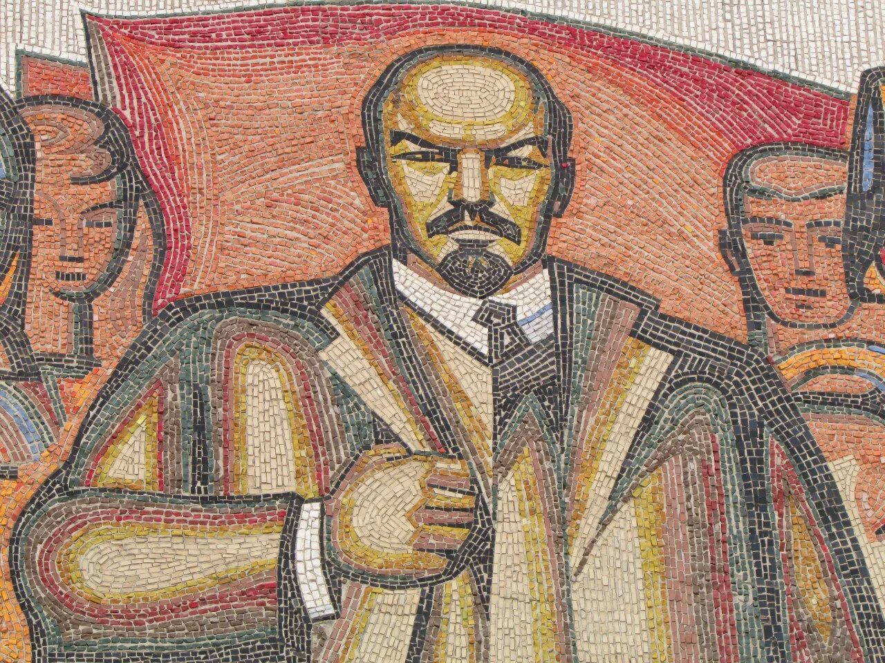 Уралов ленин. Шестипалый Ленин Каменск-Уральский. Шестипалый Ленин в Каменск-Уральске. Шестипалый Ленин в Каменск Уральском. Ленин мозаика.