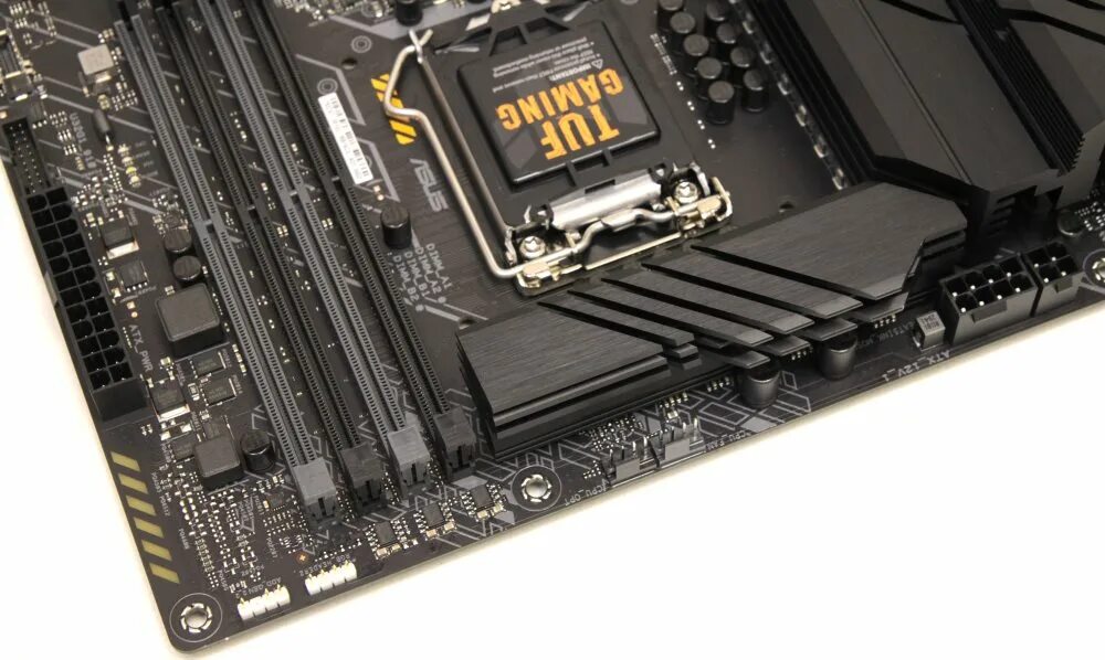 Asus tuf gaming z690 d4. ASUS TUF x299 Mark 1 +DIMM. Материнская плата ASUS z590. ASUS TUF z690. Разъемы ASUS z590-a.