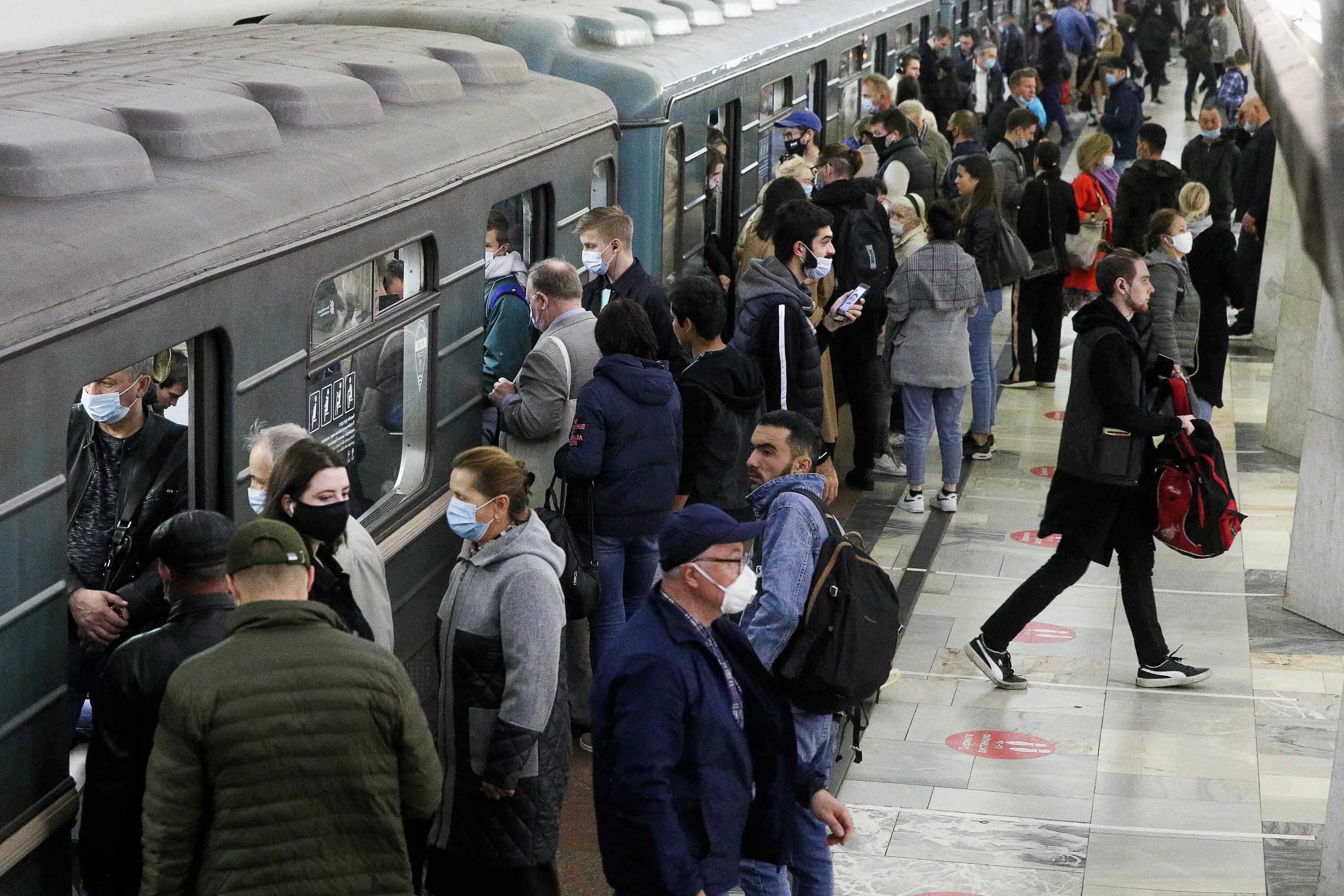 Московское метро новости. ЧАСПИК В Московском метро. Московское метро час пик. Час пик в метро в Москве. Московское метро в час пик 2021.