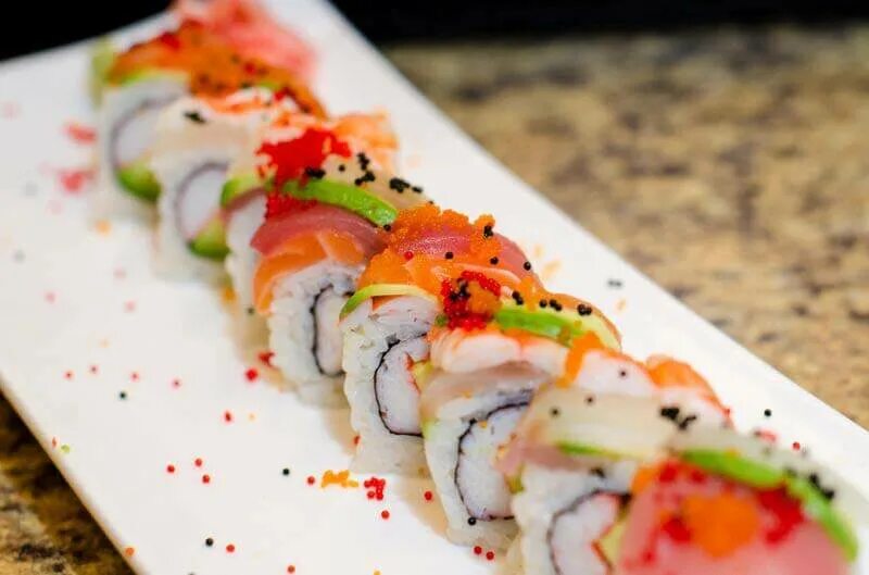 Ролл Радуга. Rainbow Roll sushi. Венеция суши.