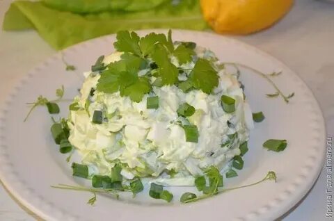 Салат со сметаной и яйцом
