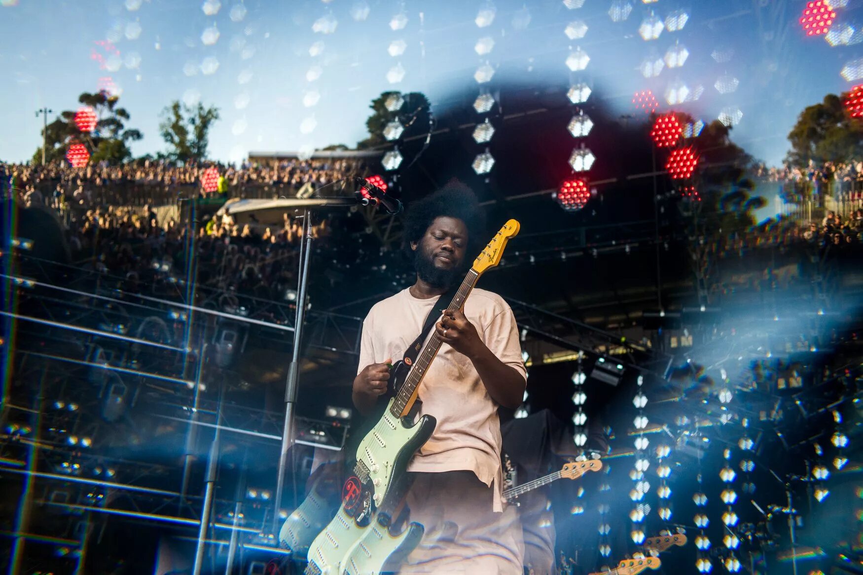 Michael kiwanuka - solid ground. Michael kiwanuka cold little heart. Kiwanuka cold. Певец michael kiwanuka. Cold little heart radio edit michael kiwanuka.