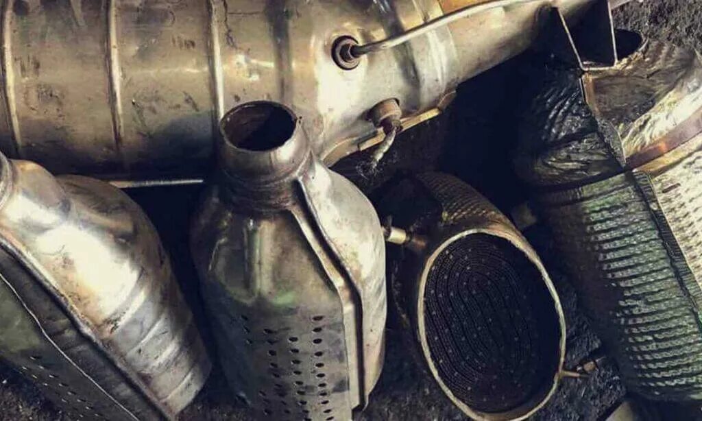 Катализатор. Катализатор от машины. Катализатор металлолом. Катализатор автомобильный. Где принимают катализаторы.