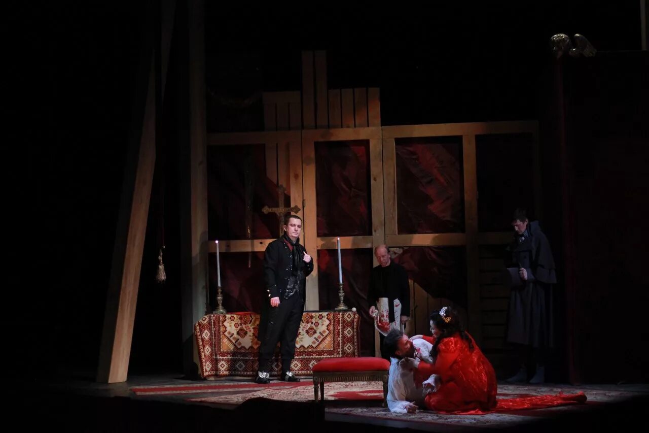 Александр аникин воронеж театр оперы и балета. Пуччини тоска каварадосси. Опера пуччини тоска. Пуччини джакомо "тоска". Тоска спектакль воронеж.