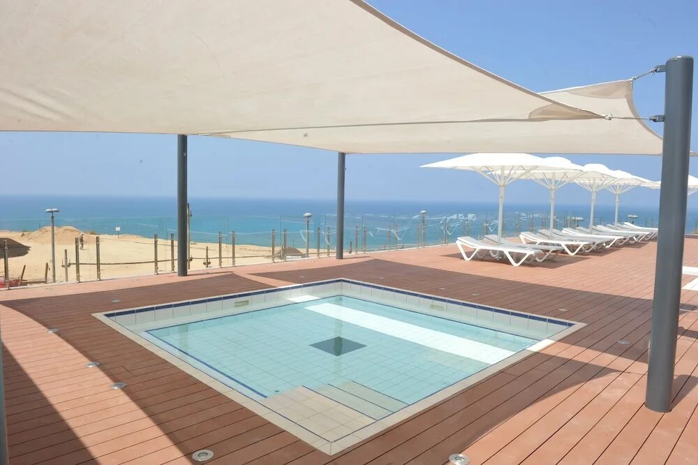 Дом шагала в нетании. Island suites 5. Ginot yam 3 нетания. Плитка нетания микс 50 50. Partial sea view.