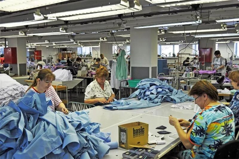 Фабрика по пошиву одежды. Швейная фабрика платьев. Фабрика по пошиву одежды. Фабрика пошива одежды. Швейная фабрика "цех№1".