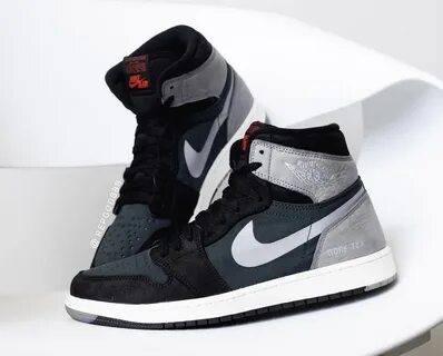 Jordan elements