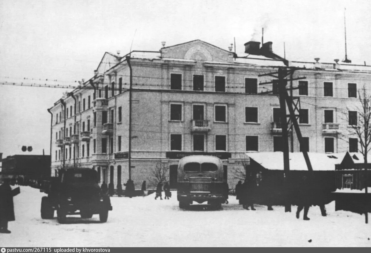 Орджоникидзе улица Ленина. Перекресток Орджоникидзе Ленина Ижевск. Перекресток Ленина Орджоникидзе Сыктывкар. Орджоникидзе 58 Омск. Орджоникидзе 71