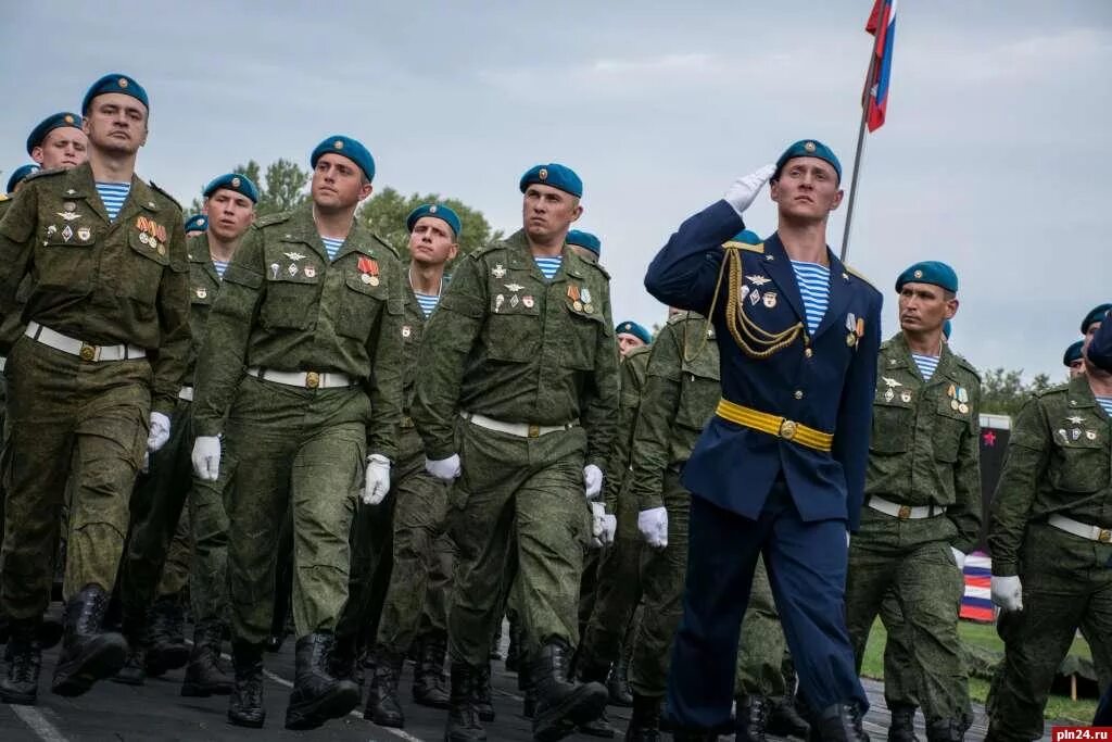 56-й гвардейский десантно-штурмовой полк рф. Десантные войска россии. Zov десантник. Вдв воздушные десантные войска. Десантники на полигоне.