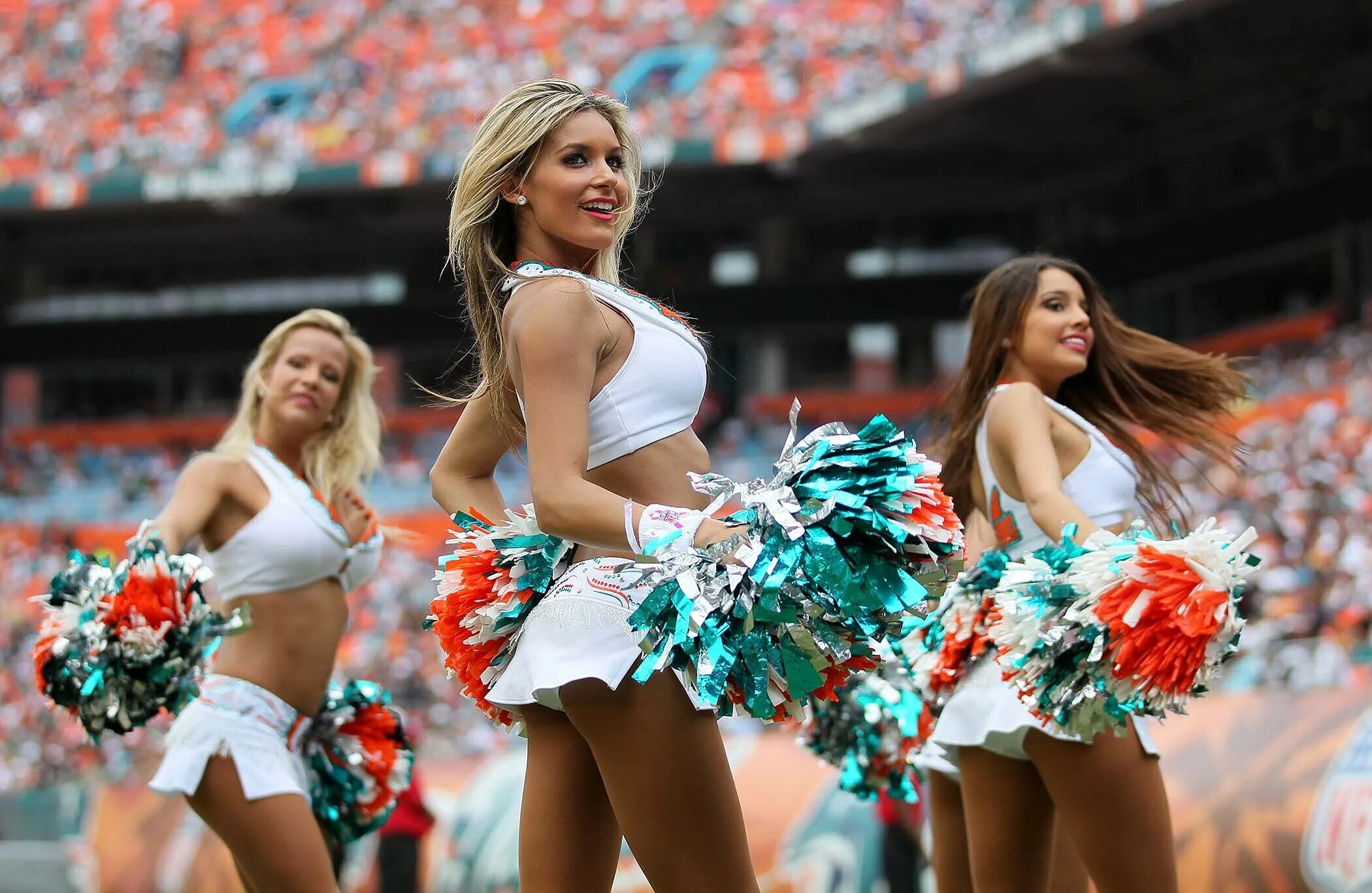 Черлидерши видео. Черлидерши видео. San francisco 49ers cheerleaders. Вашингтон редскинс черлидерши. Черлидерши даллас ковбойз.