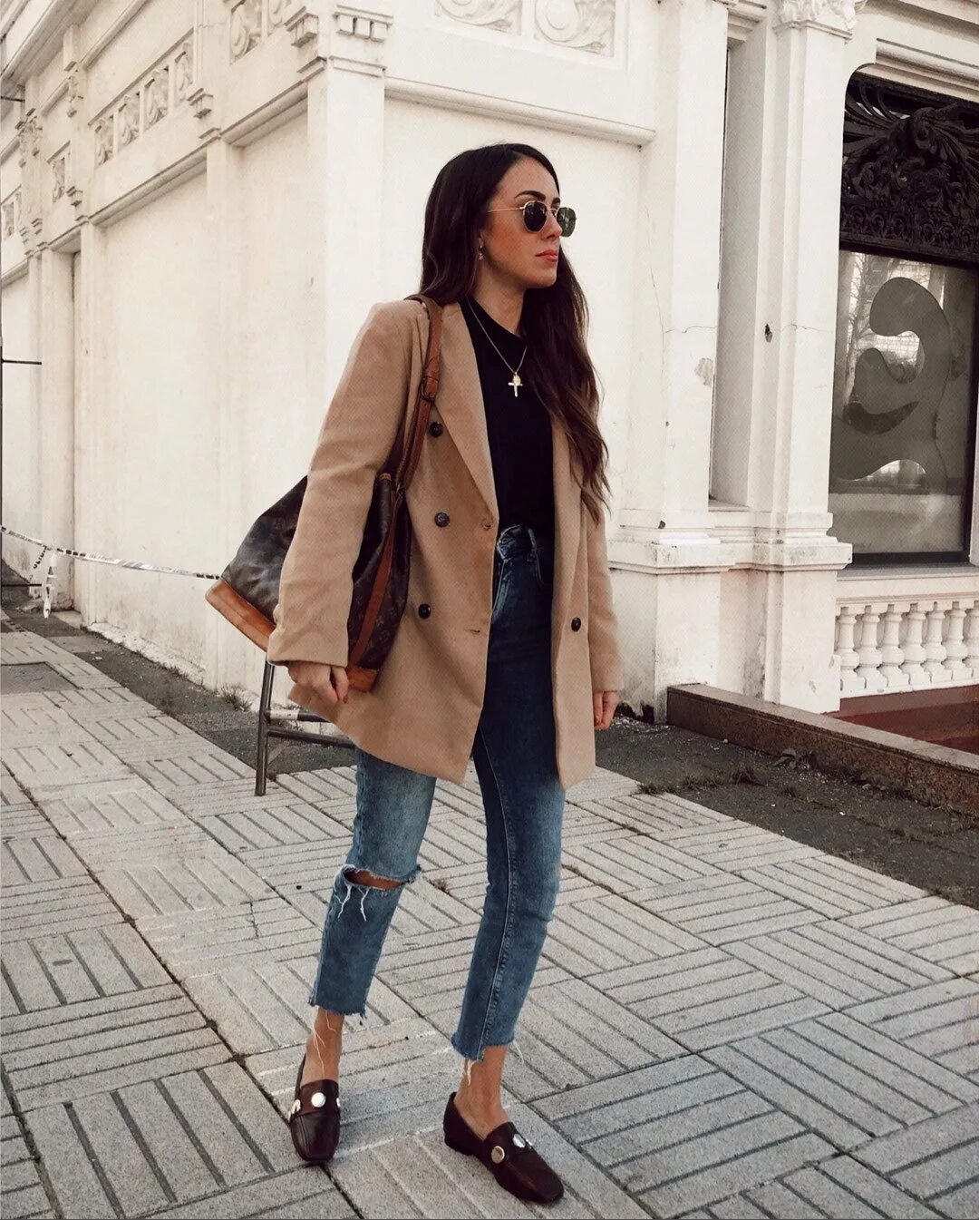 Пиджак оверсайз стрит стайл. Луки с пиджаком оверсайз. Образы с пиджаком оверсайз. Образ с джинсами и пиджаком. Брючный костюм стрит стайл.