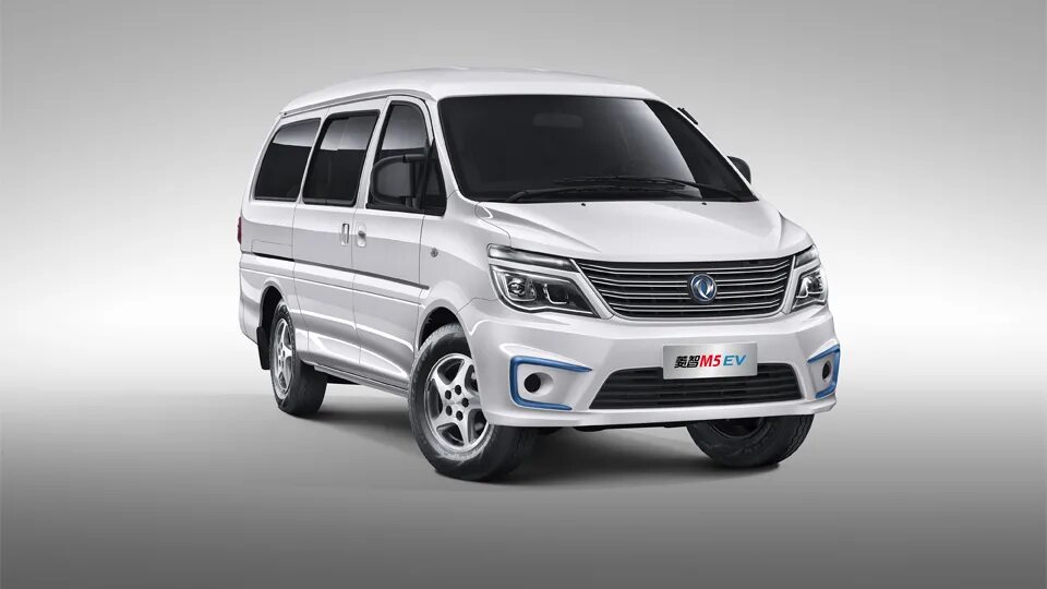 Dongfeng купить в минске. Dongfeng Lingzhi ev. Dongfeng m5 электромобиль. M5ev Dongfeng m5. Минивэн электро Dongfeng m5 ev.