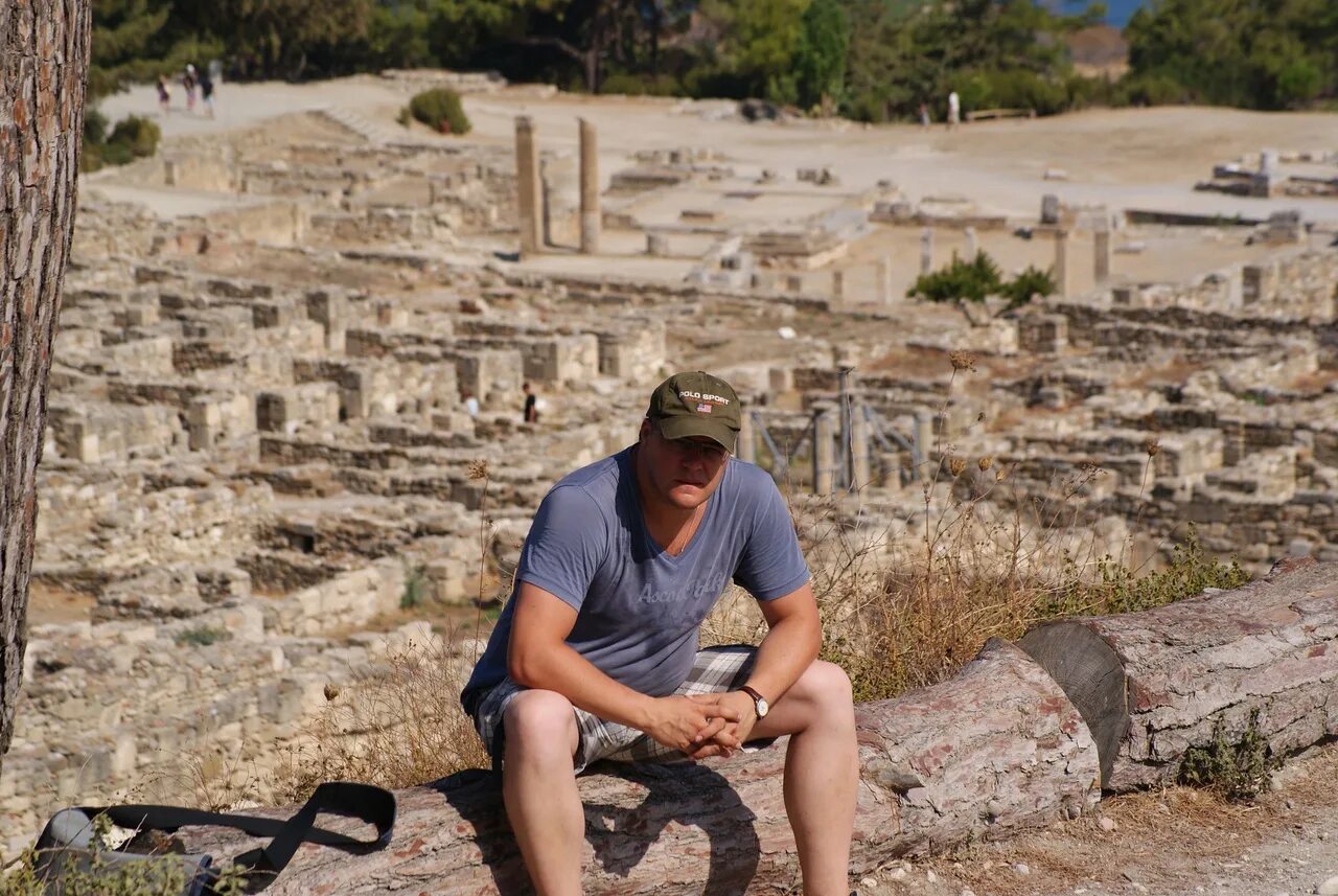 Скляров сочи. Скляров певец. Скляров сочи. Археолог скляров и. Скляров.