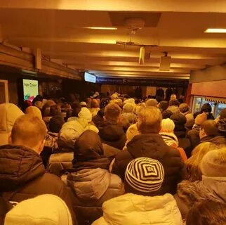 Метро утром