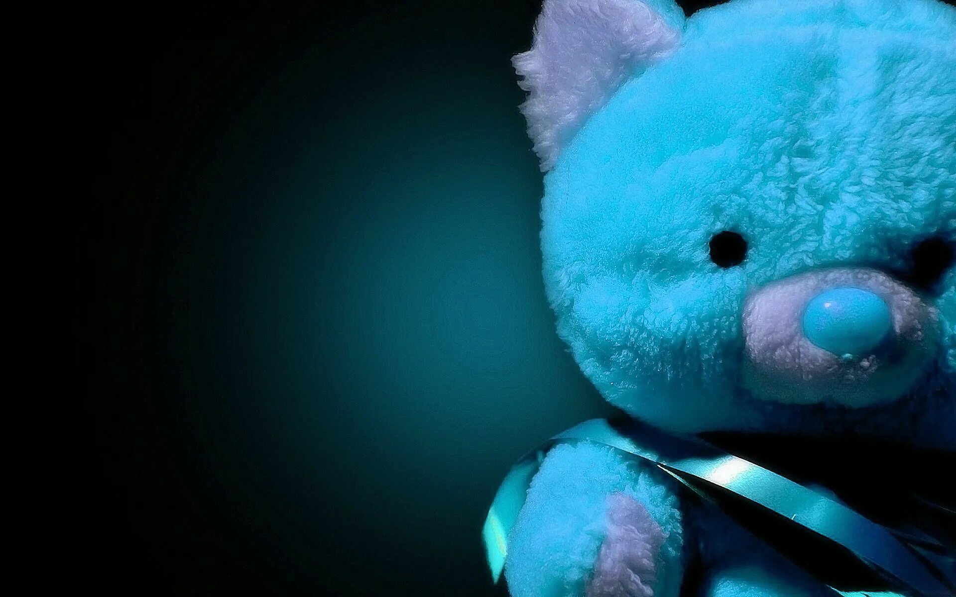 Плюшевый синий медведь. Голубой плюшевый медведь. Синий плюш. Большой голубой медведь.