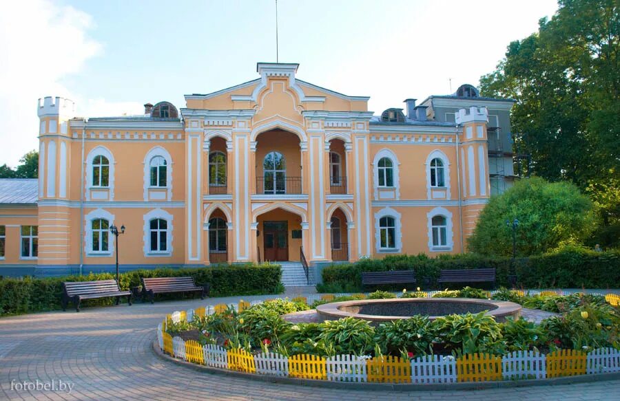 дворцово-парковый комплекс гуттен-чапских в прилуках. прилуки беларусь. усадебно-парковый комплекс чапских усадьбы белоруссии. дворец чапских в прилуках. усадебно-парковый комплекс чапских усадьбы белоруссии.