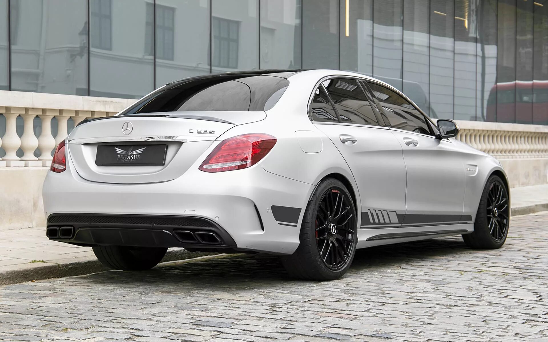 Купить мерседес 63 amg. Mercedes c63 AMG. Мерседес АМГ 63. Мерседес АМГ C 63 S. Мерседес АМГ 63 АМГ.