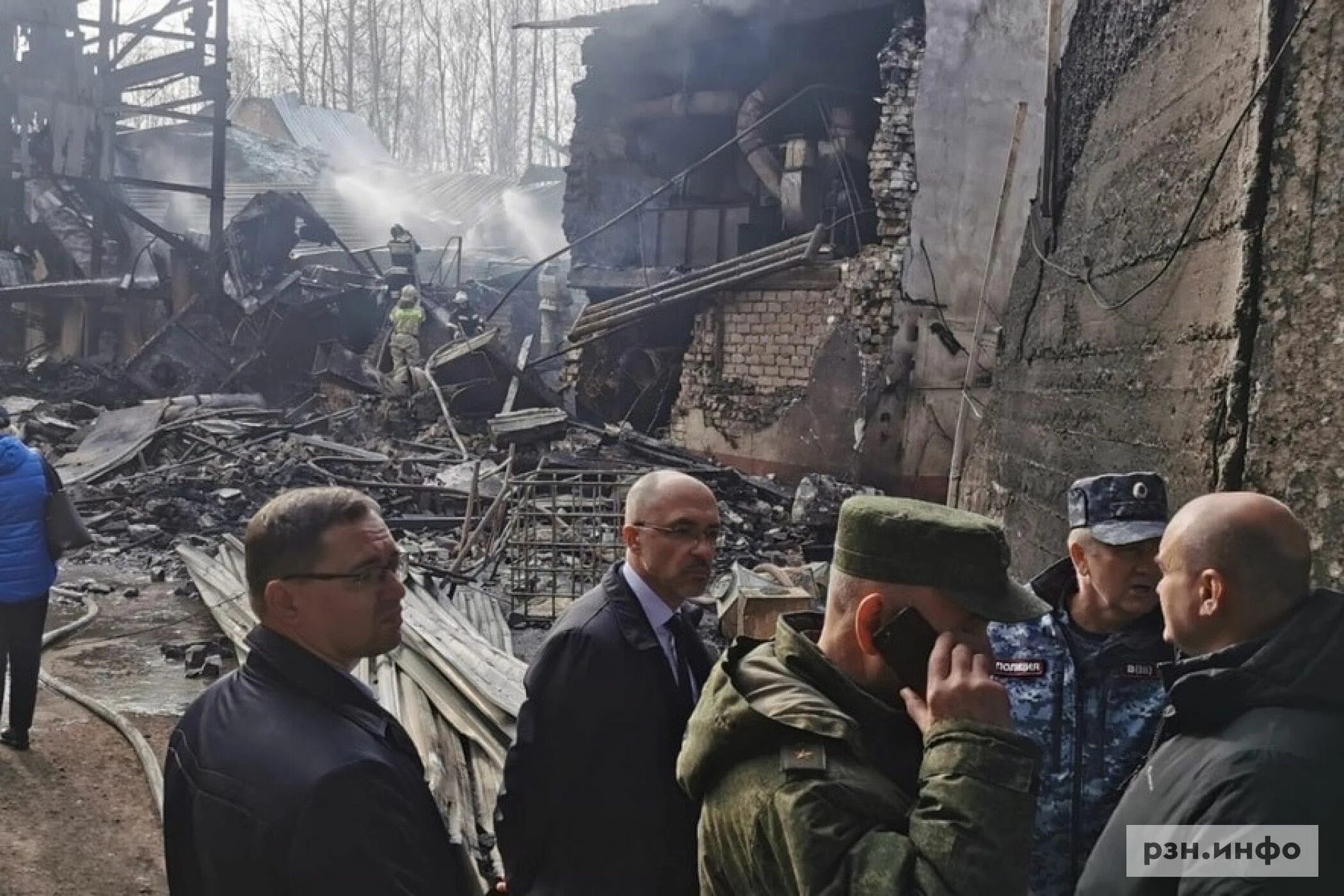 Взорвался завод в омске. Завод эластик лесной шиловского. завод эластик рязань. конотоп взорван завод.