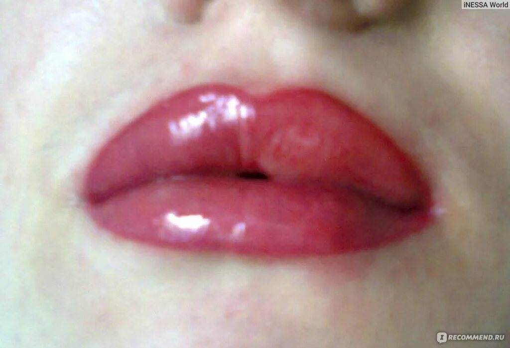 Отек губ после перманентного. Перманентный макияж губ отек. Отек после перманентного макияжа губ.