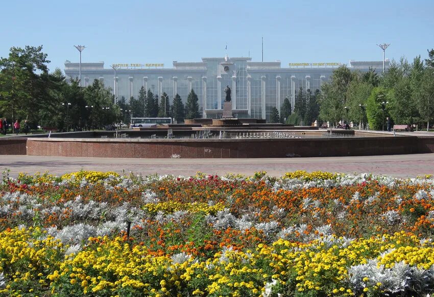 Купить в городе усть каменогорск. Усть-Каменогорск площадь. Усть-Каменогорск,Өскемен. Өскемен Казахстан. Усть-Каменогорск площадь Ленина.