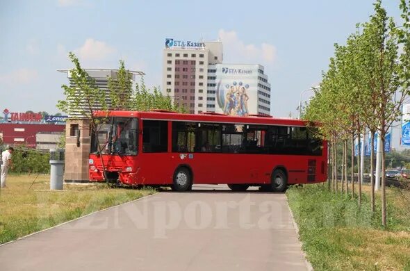 Автобус Казань ПАТП 2. МУП ПАТП 2 автобус красный Казань. ПАТП 4 Казань. Красный автобус Казань.